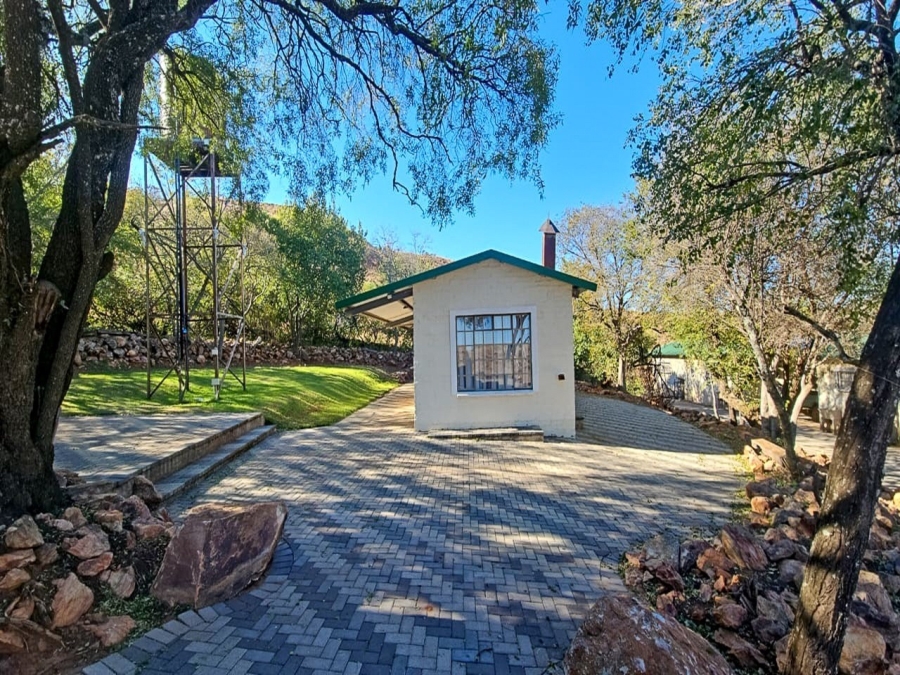 6 Bedroom Property for Sale in Parys Free State